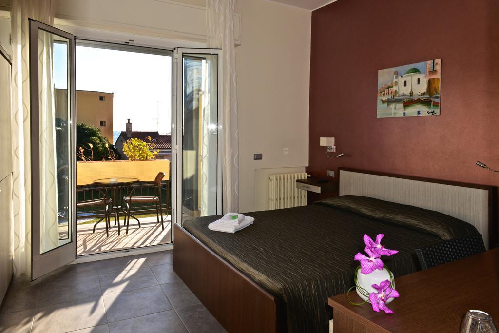 Villa Le Logge Ventimiglia Kamer foto