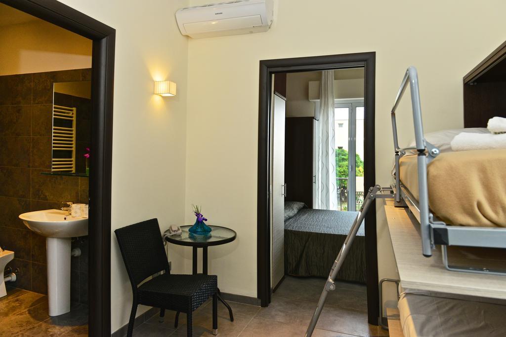 Villa Le Logge Ventimiglia Kamer foto