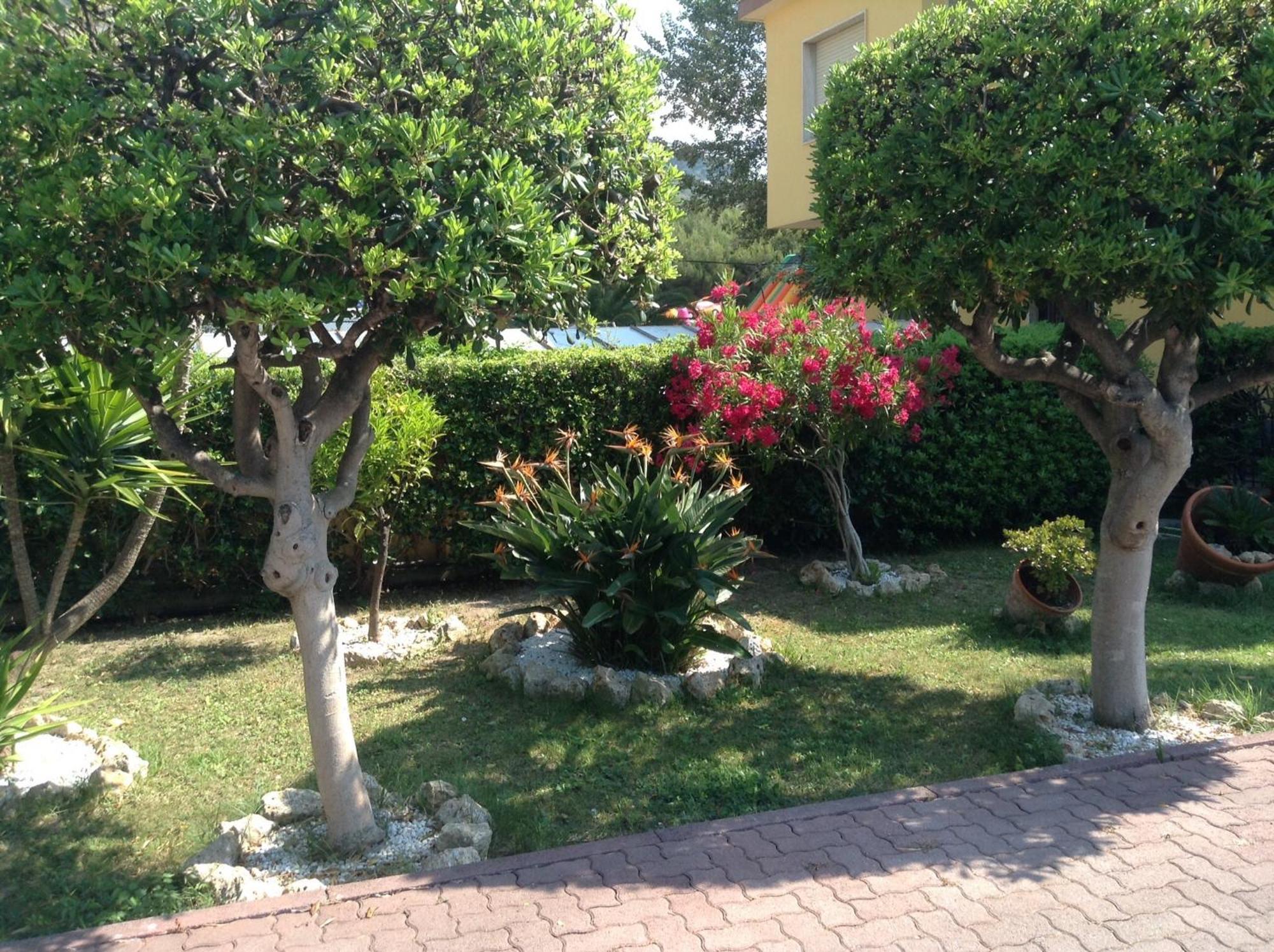 Villa Le Logge Ventimiglia Buitenkant foto