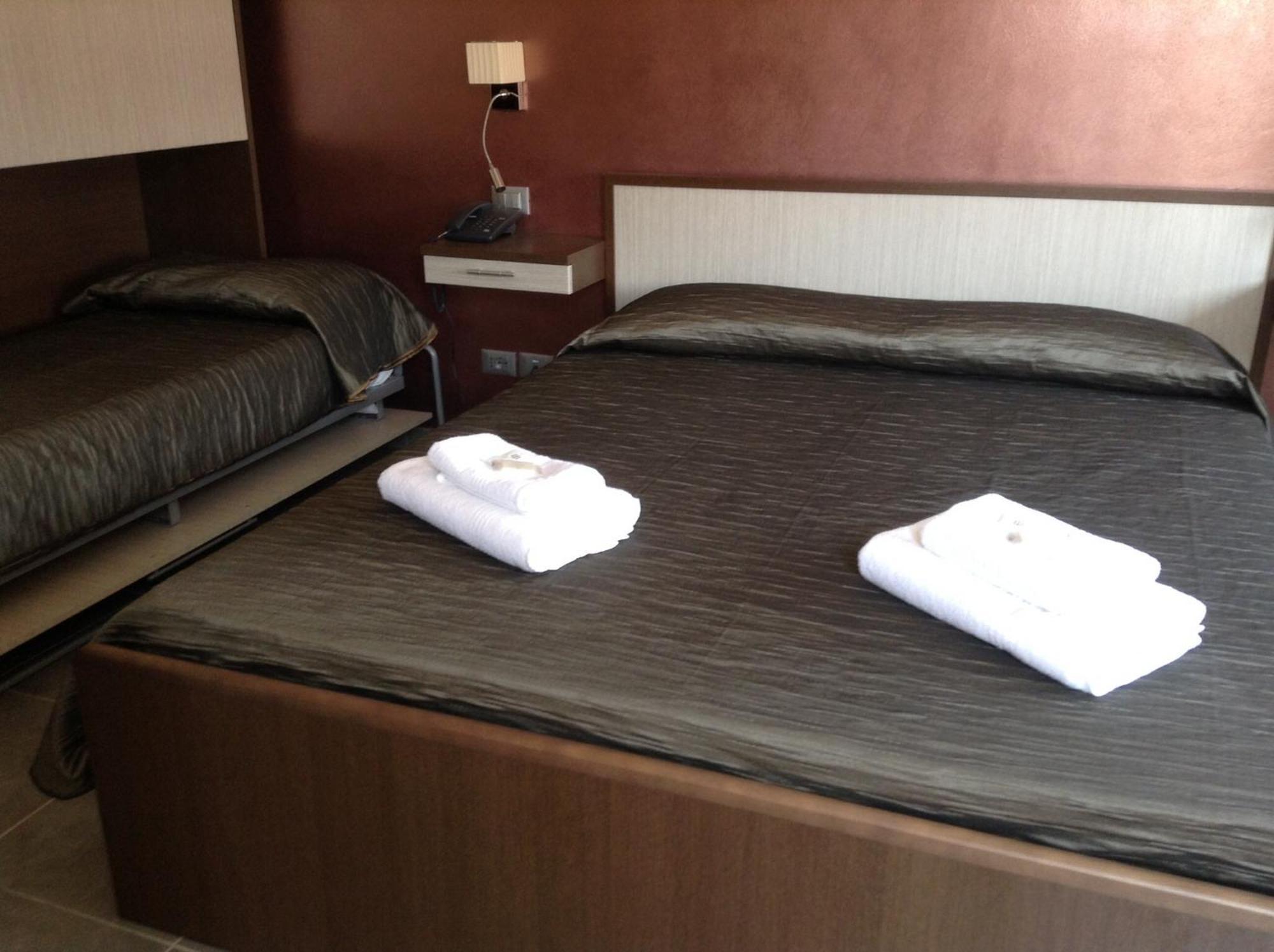 Villa Le Logge Ventimiglia Kamer foto