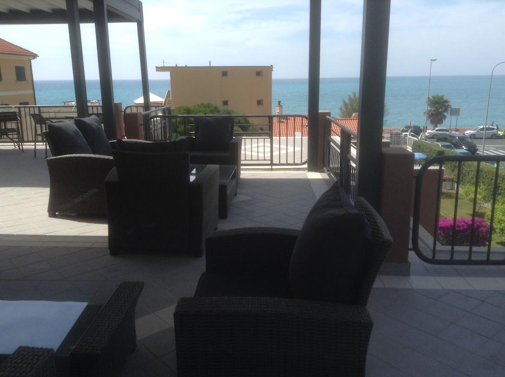 Villa Le Logge Ventimiglia Buitenkant foto