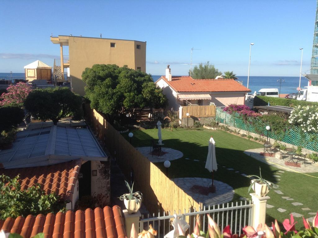 Villa Le Logge Ventimiglia Buitenkant foto