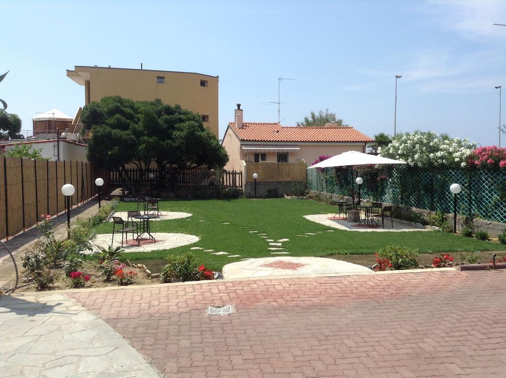 Villa Le Logge Ventimiglia Buitenkant foto